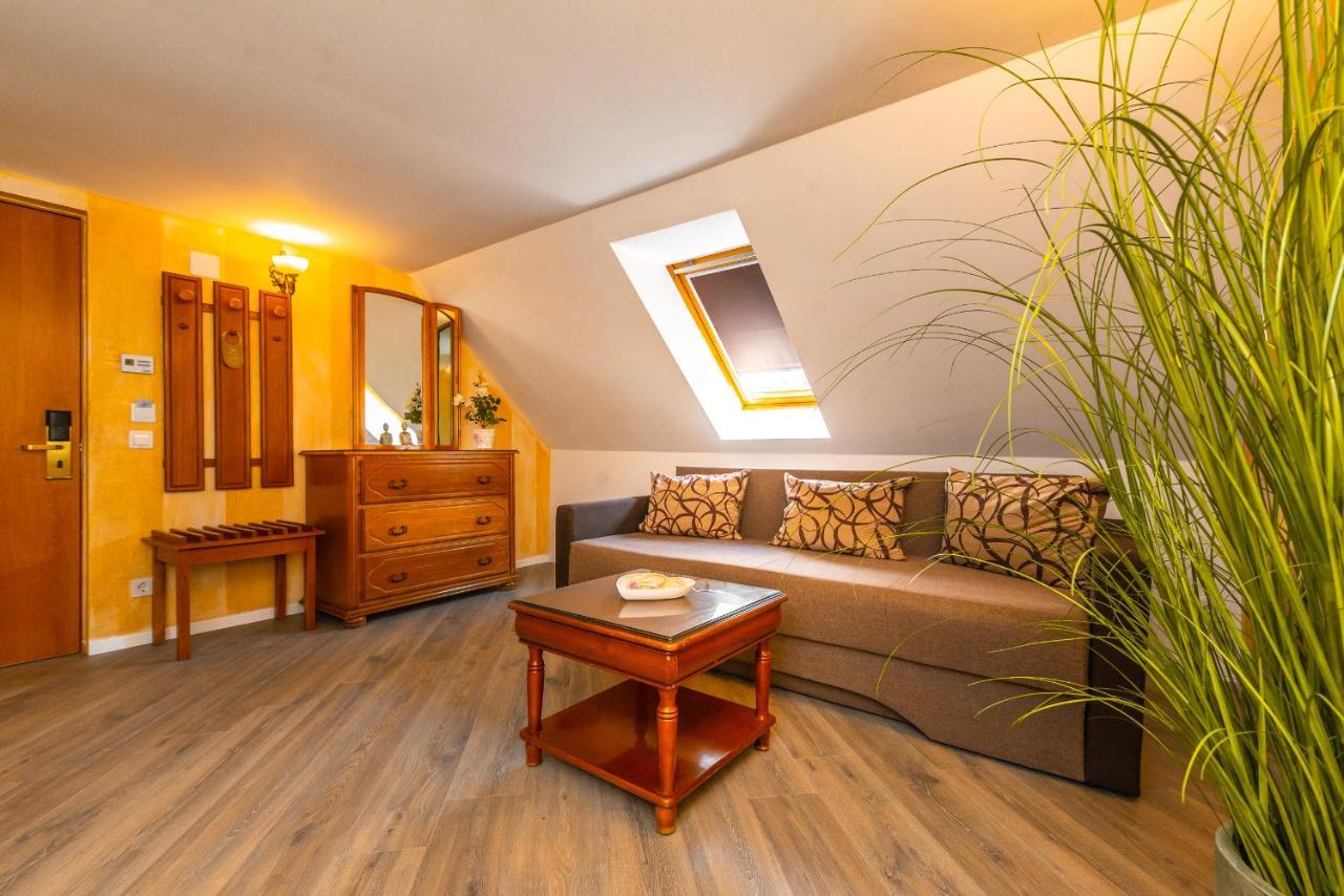 Hotel Korona Sighisoara Exterior photo
